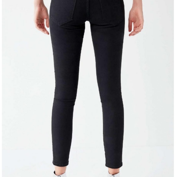 BDG Mid Rise Twig Ankle Skinny Jeans NWOT - Picture 4 of 7